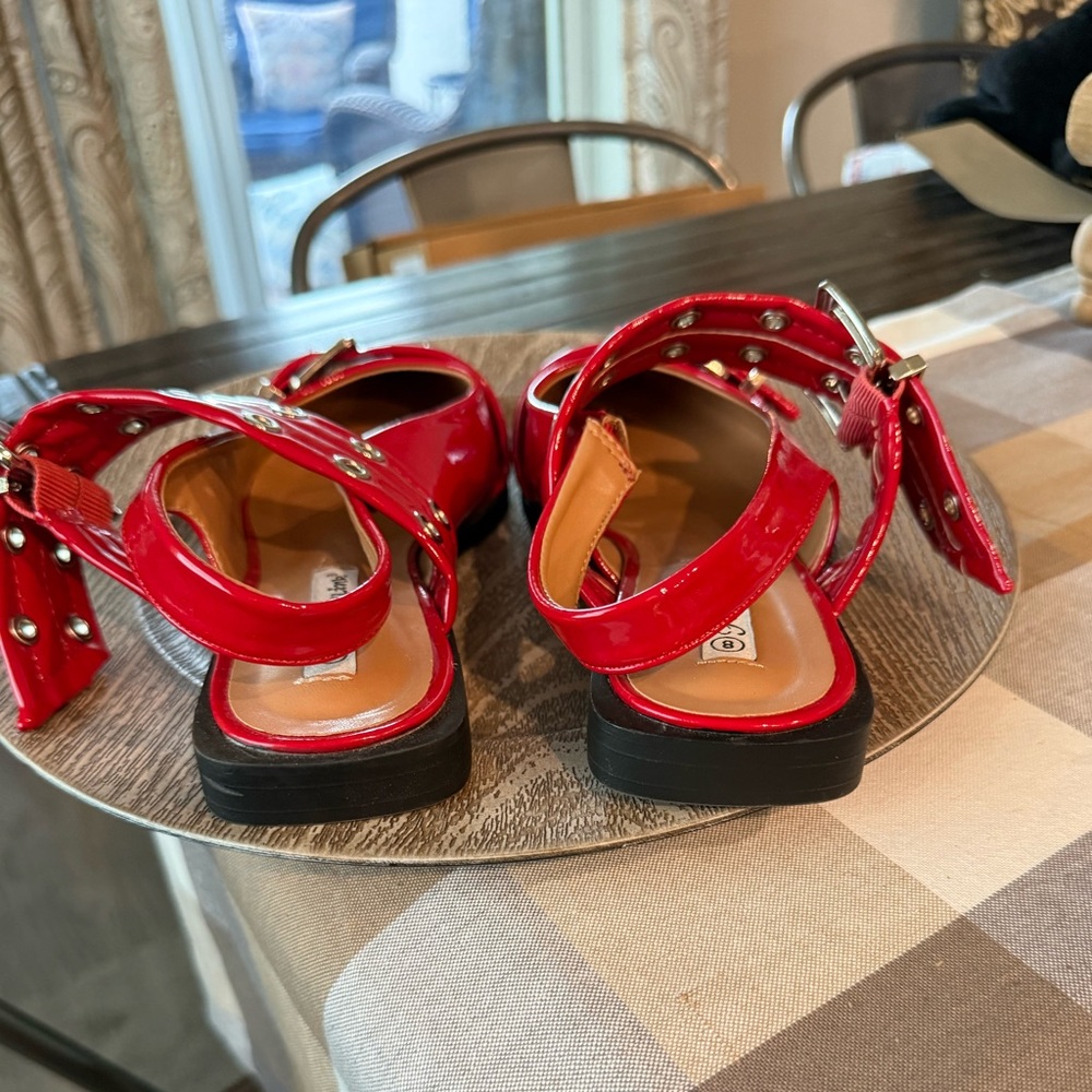 Forever Link Red Heeled Shoes with Buckle Accents New - Picture 8 of 10